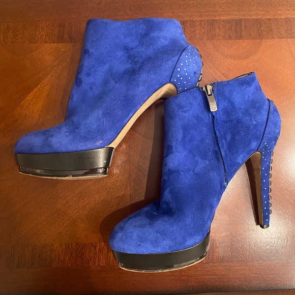 Vince Camuto blue suede booties - Picture 3 of 4